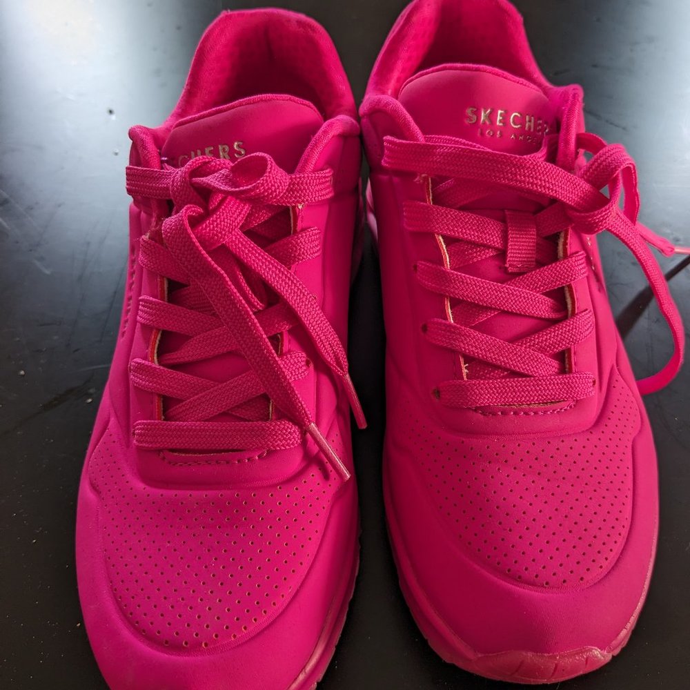 Skechers Women's Pink Sneakers